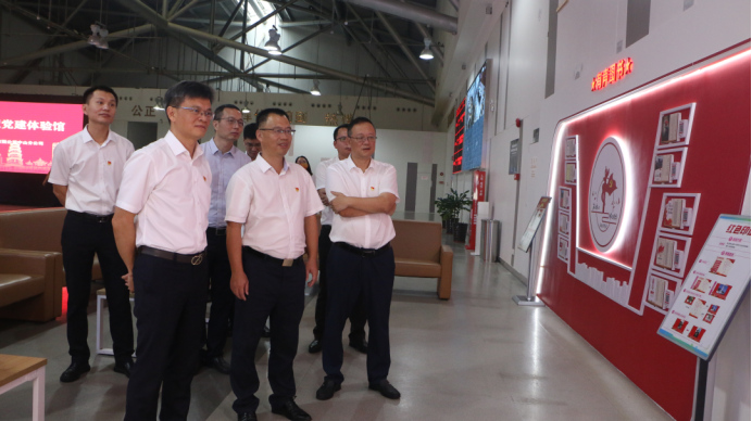 (中山網(wǎng))黨建共創(chuàng),業(yè)務(wù)共融——市直機(jī)關(guān)政務(wù)服務(wù)系統(tǒng)黨建主題基地智慧黨建體驗(yàn)館正式啟用(1)612.